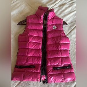 Moncler vest, color same like on picture🤩